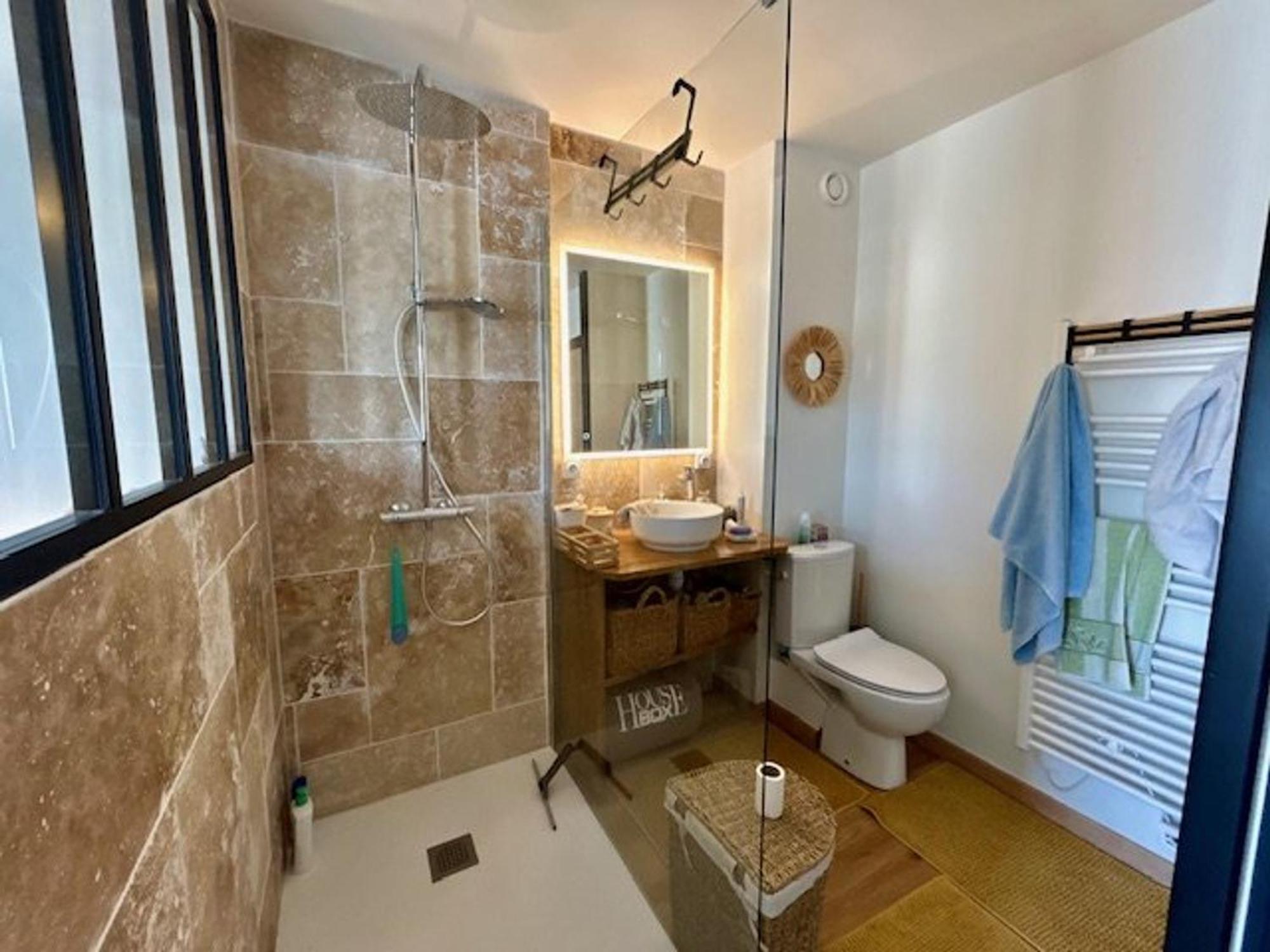 Bel T3 Renove Avec Vue Sur A - Fr-1-494-213 Royan