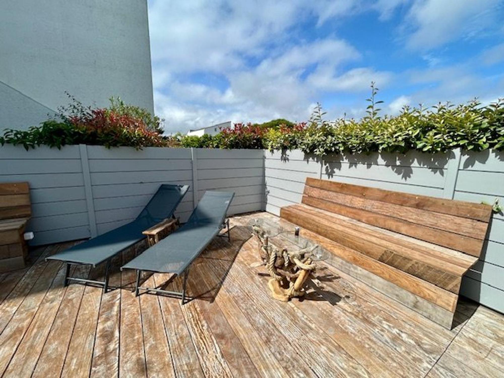 Bel T3 Renove Avec Vue Sur A - Fr-1-494-213 *