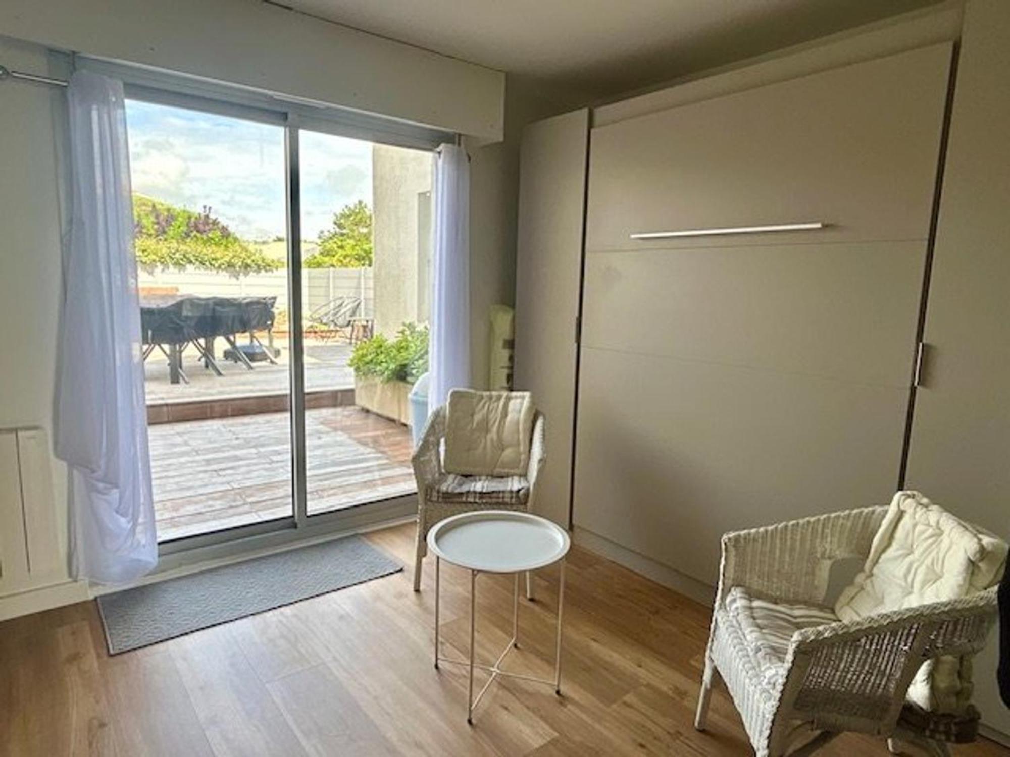 Bel T3 Renove Avec Vue Sur A - Fr-1-494-213 Appartement *